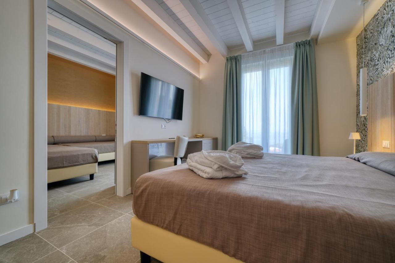 Hotel Palazzo Del Garda & Spa 데센자노델가르다 외부 사진