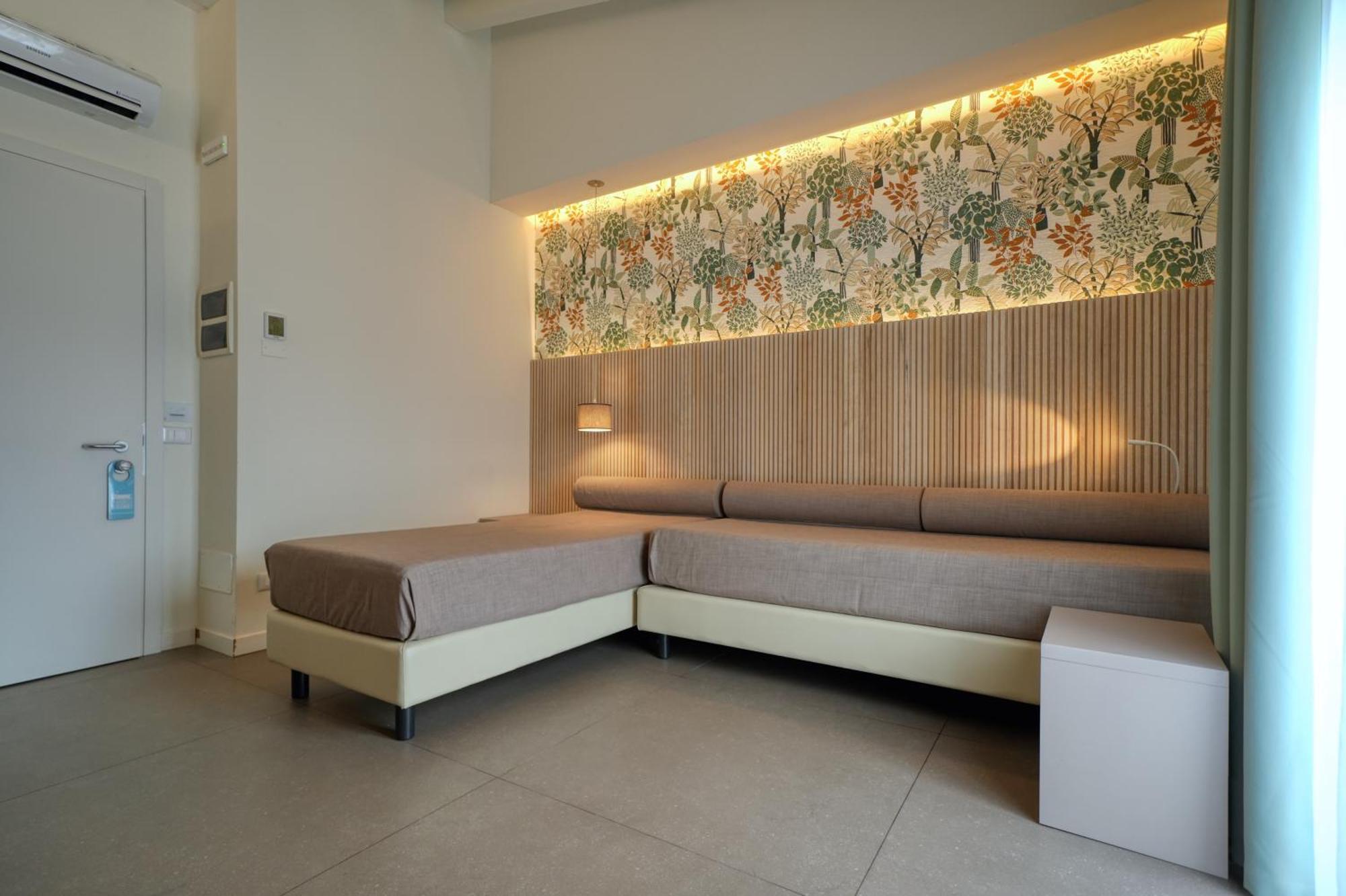 Hotel Palazzo Del Garda & Spa 데센자노델가르다 외부 사진