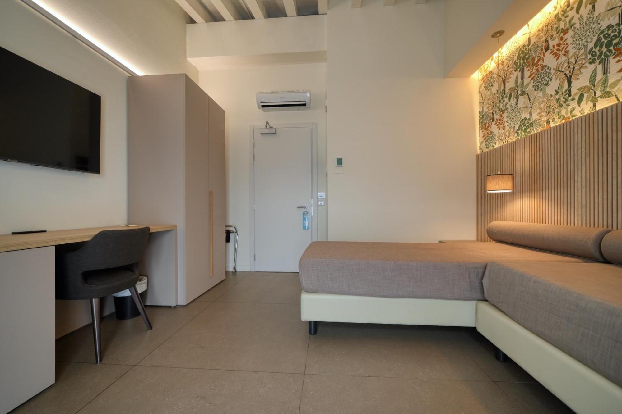 Hotel Palazzo Del Garda & Spa 데센자노델가르다 외부 사진