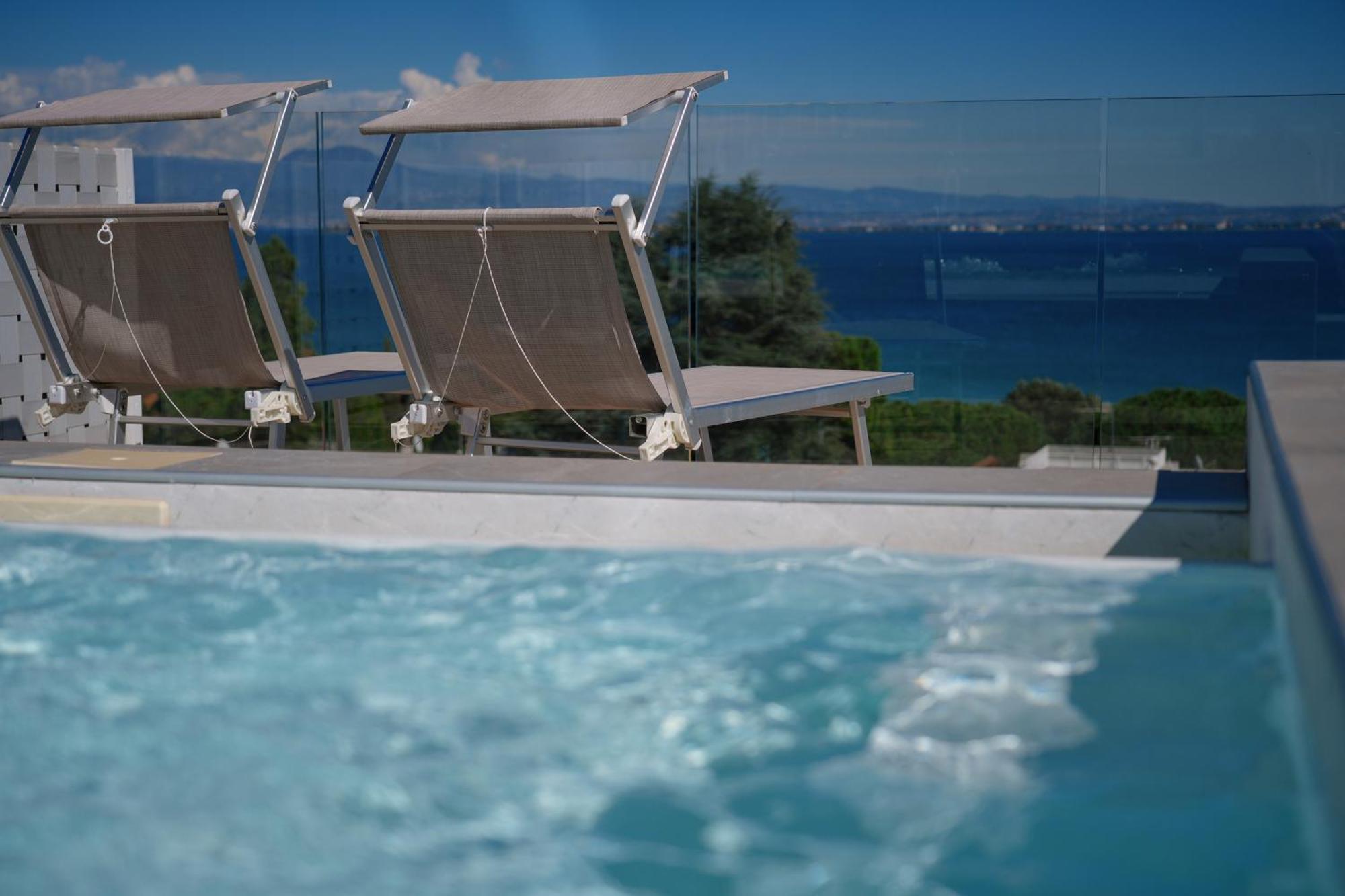 Hotel Palazzo Del Garda & Spa 데센자노델가르다 외부 사진