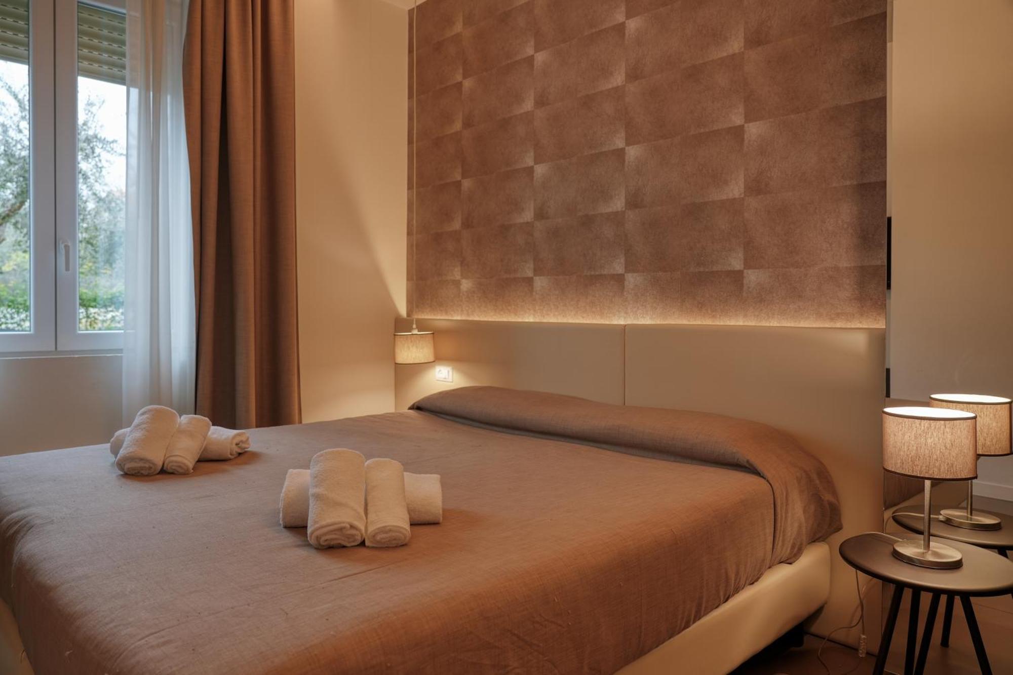 Hotel Palazzo Del Garda & Spa 데센자노델가르다 외부 사진