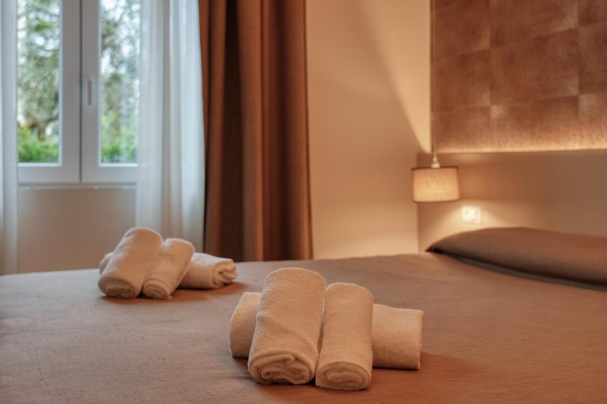 Hotel Palazzo Del Garda & Spa 데센자노델가르다 외부 사진