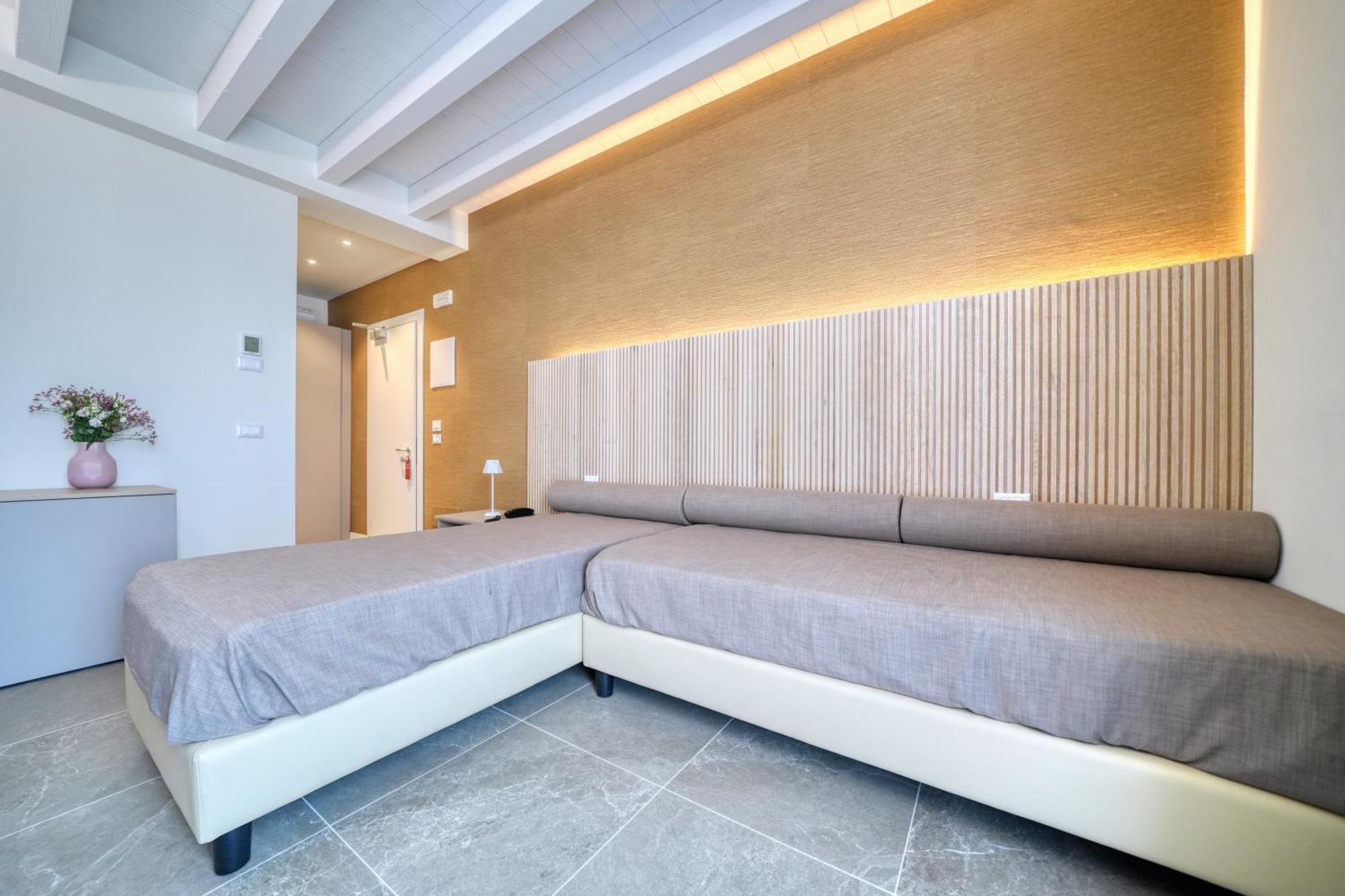 Hotel Palazzo Del Garda & Spa 데센자노델가르다 외부 사진