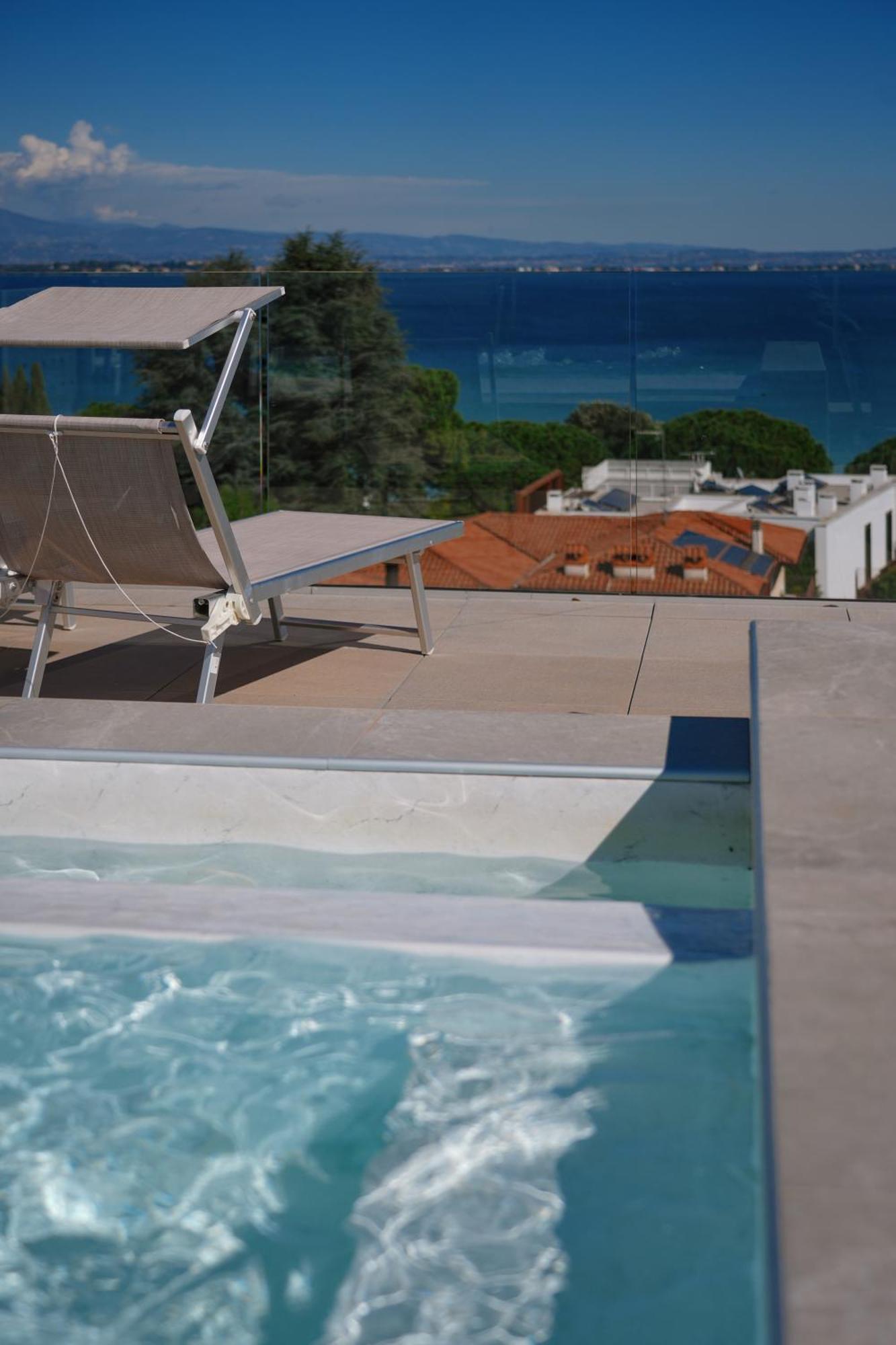 Hotel Palazzo Del Garda & Spa 데센자노델가르다 외부 사진